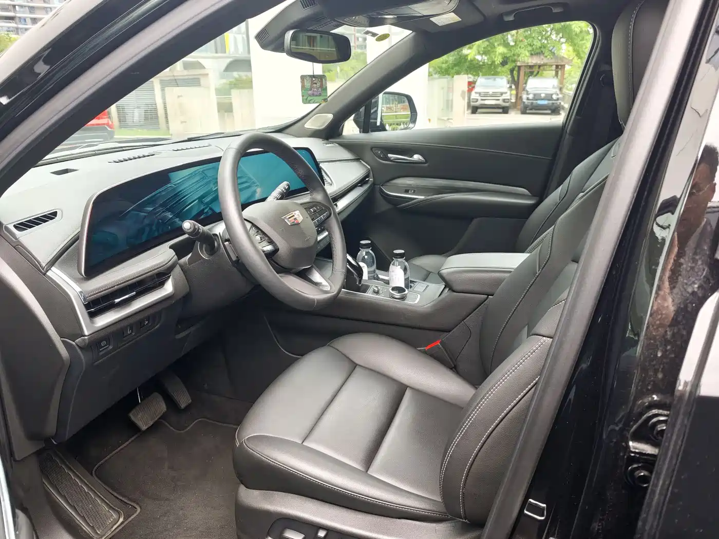 Cadillac XT4 2024 28T 2WD Luxury фото 4