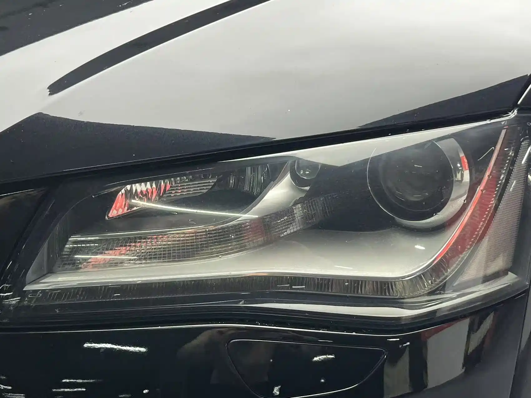Photo 5 - Audi A8