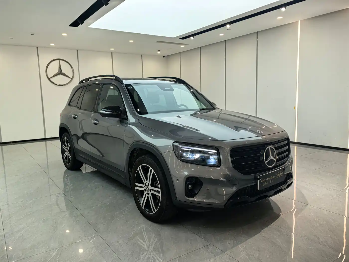 MERCEDES-BENZ GLB