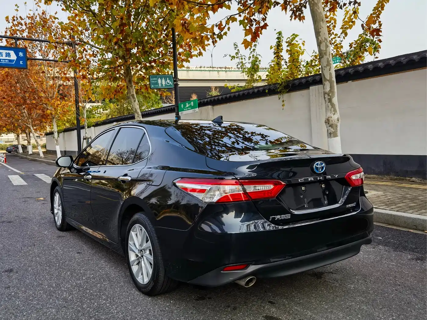 Toyota Camry 2023 Hybrid 2.5HGVP Leading Edition фото 3
