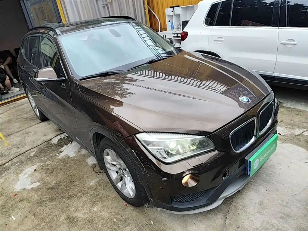 BMW X1 2014 sDrive18i Leading Edition фото 4
