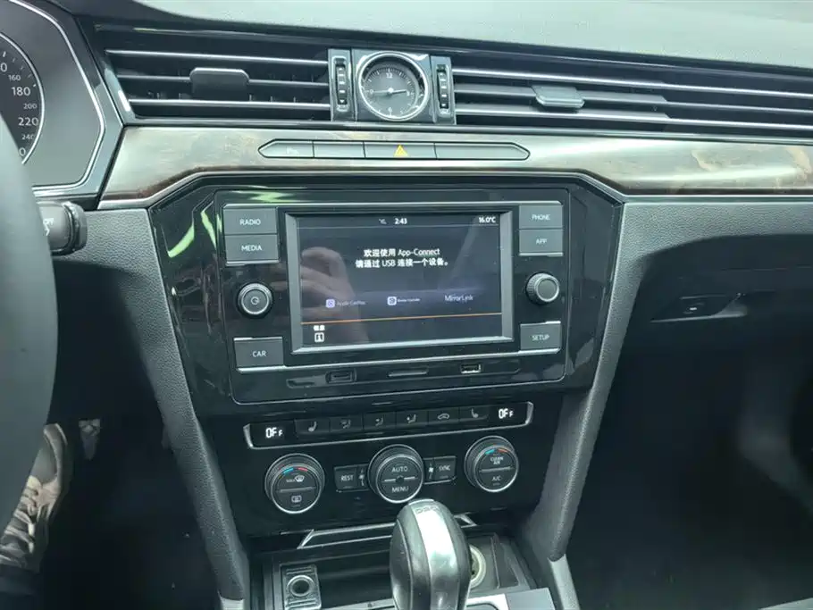 Volkswagen Magotan 2018 330TSI DSG Luxury фото 13