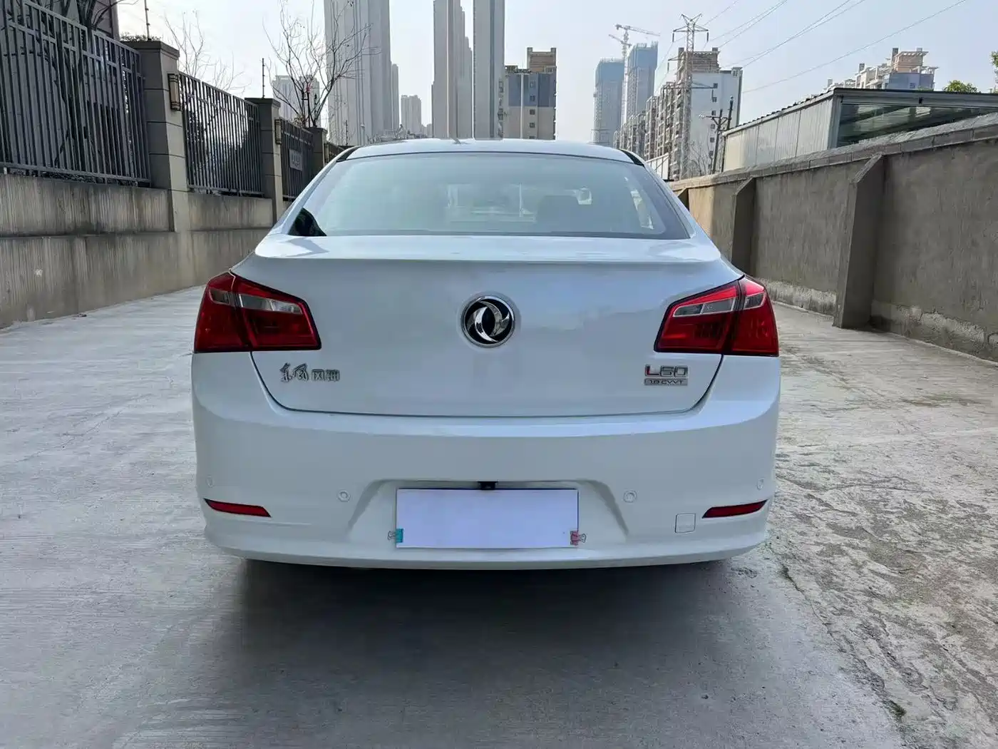 Dongfeng Aeolus L60 2016 2015 1.8L Automatic New Enjoyment Type