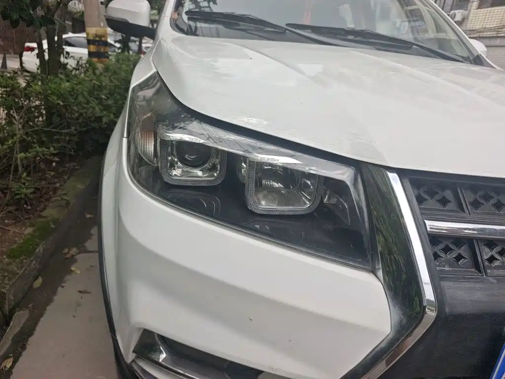 BAIC Huansu S3 2016 2016 S3L 1.5L Manual Premium