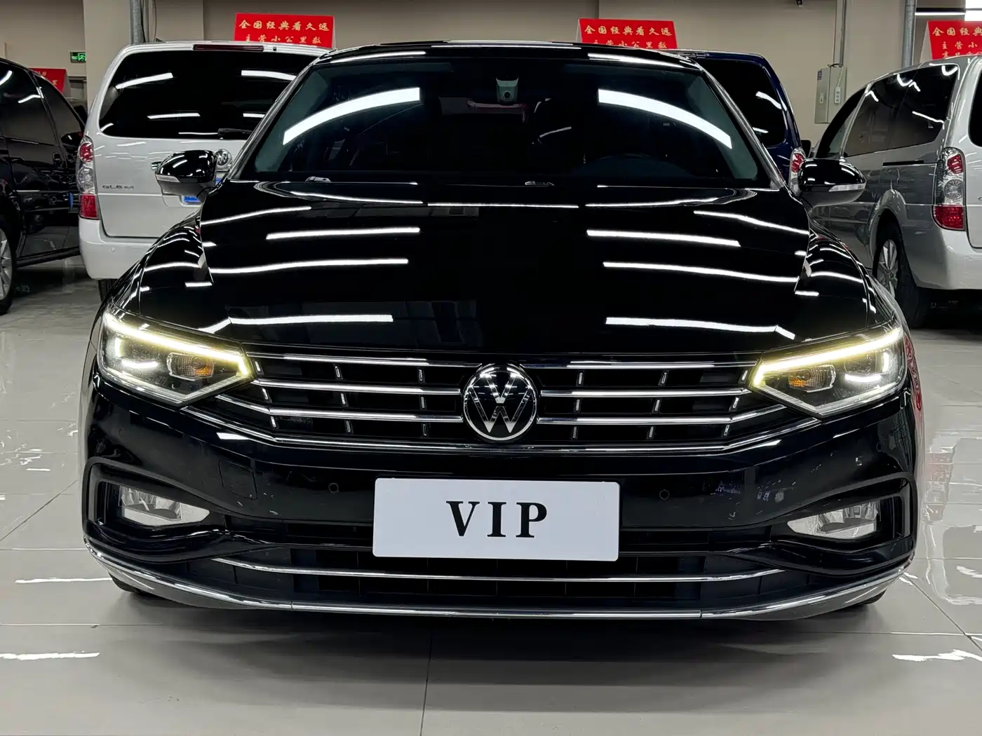 Volkswagen Magotan 2021 330TSI DSG 30th Anniversary Edition фото 2