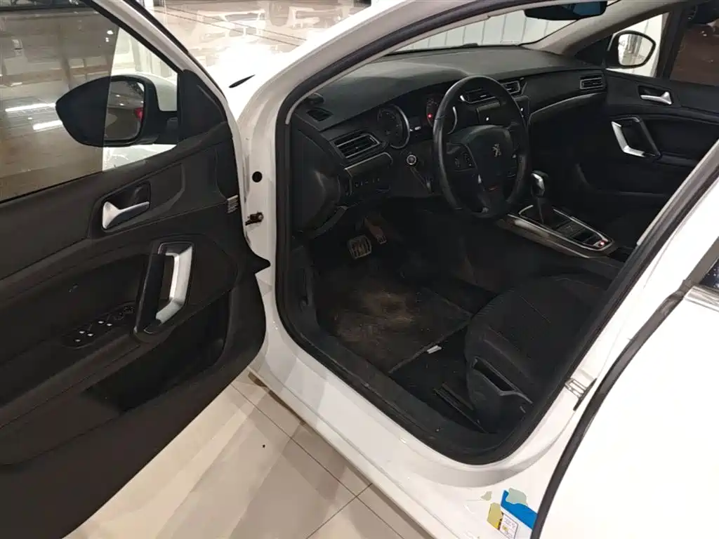 Peugeot 408 2018 350THP Automatic Luxury Edition фото 16