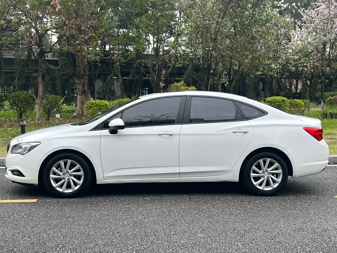 Buick Verano 2017 Sedan 15S Automatic Progressive фото 4