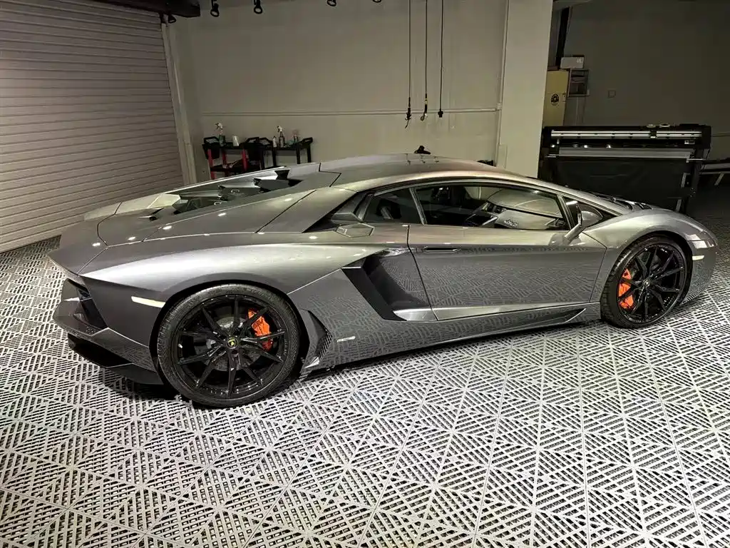 Lamborghini Aventador 2012 2011 LP 700-4