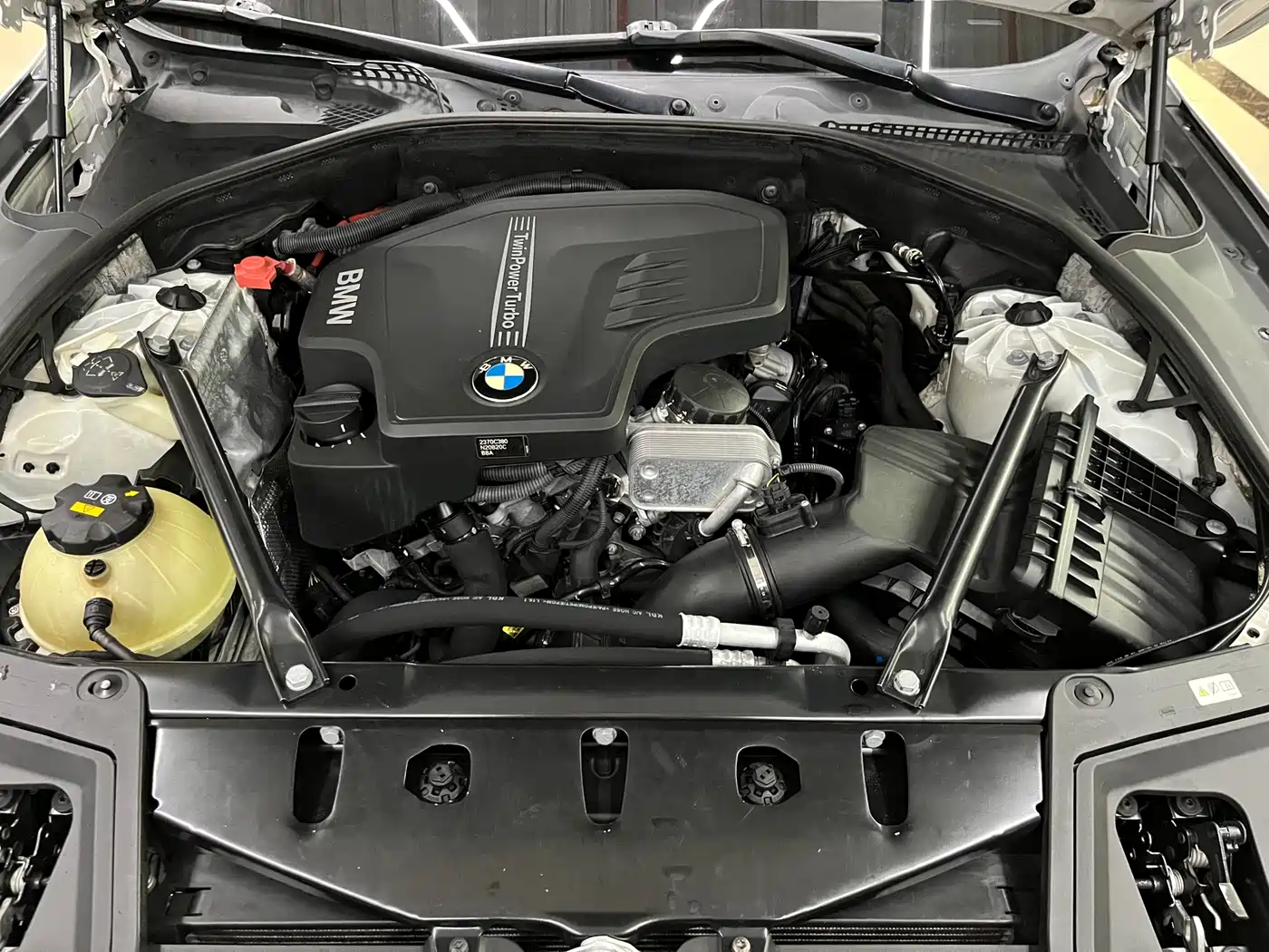 BMW 5 Series 2014 525Li Luxury Design Package фото 16