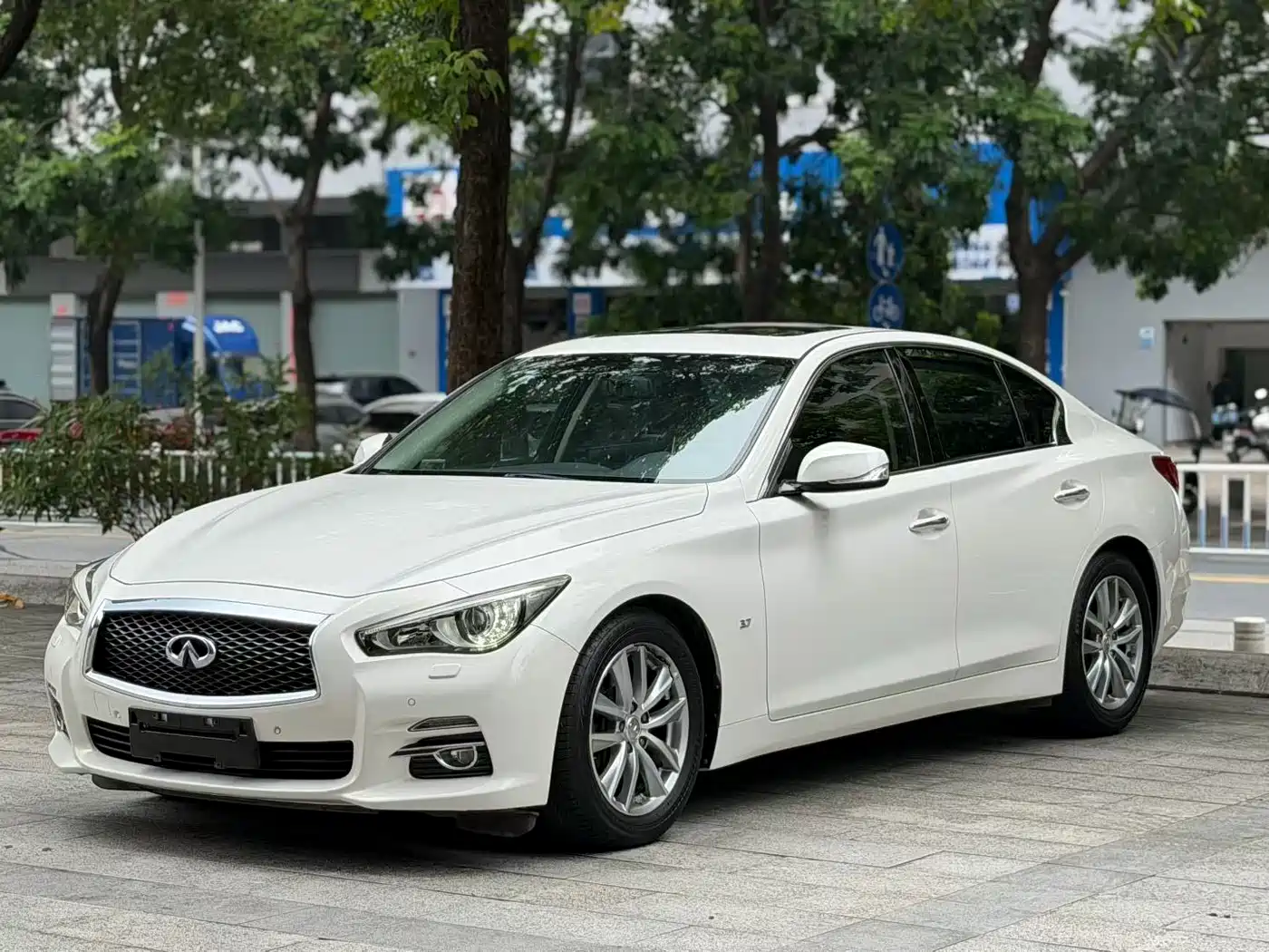 Infiniti Q50 2016 2014 3.7L Comfort Edition