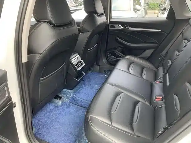 Фото 6 - Geely Preface