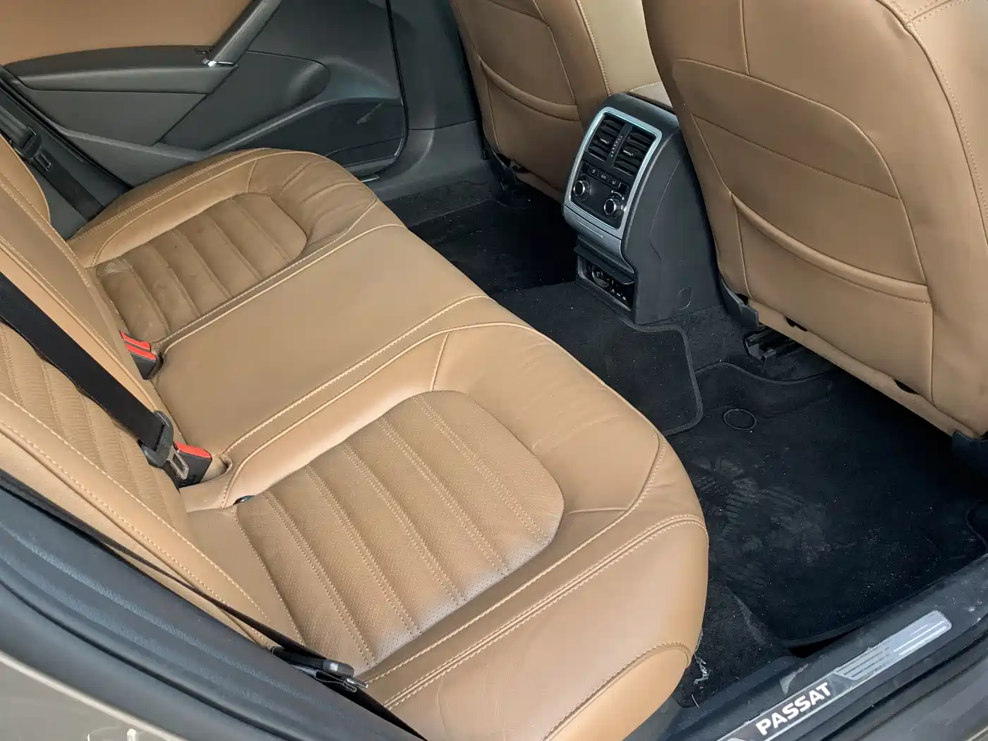 Volkswagen Passat 2014 2.0TSI DSG Executive Edition фото 11