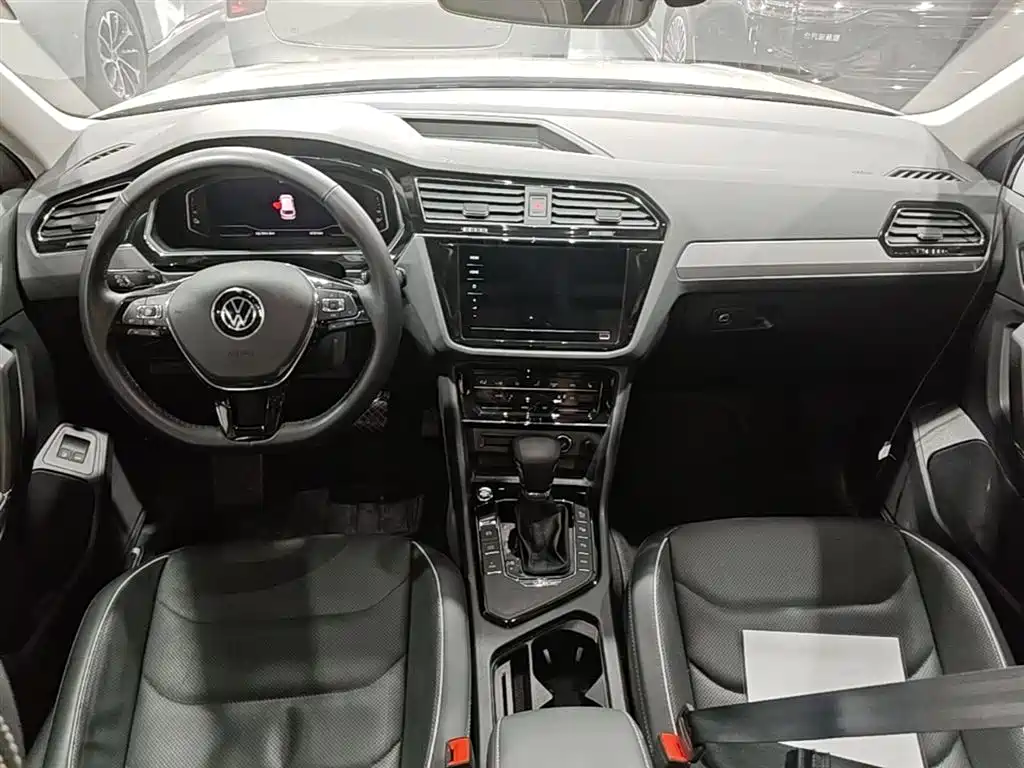 VOLKSWAGEN TIGUAN L NEW ENERGY