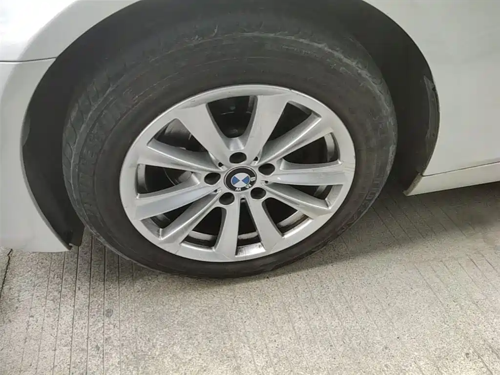 BMW 5 Series (Import) 2015 520i Elegance фото 23