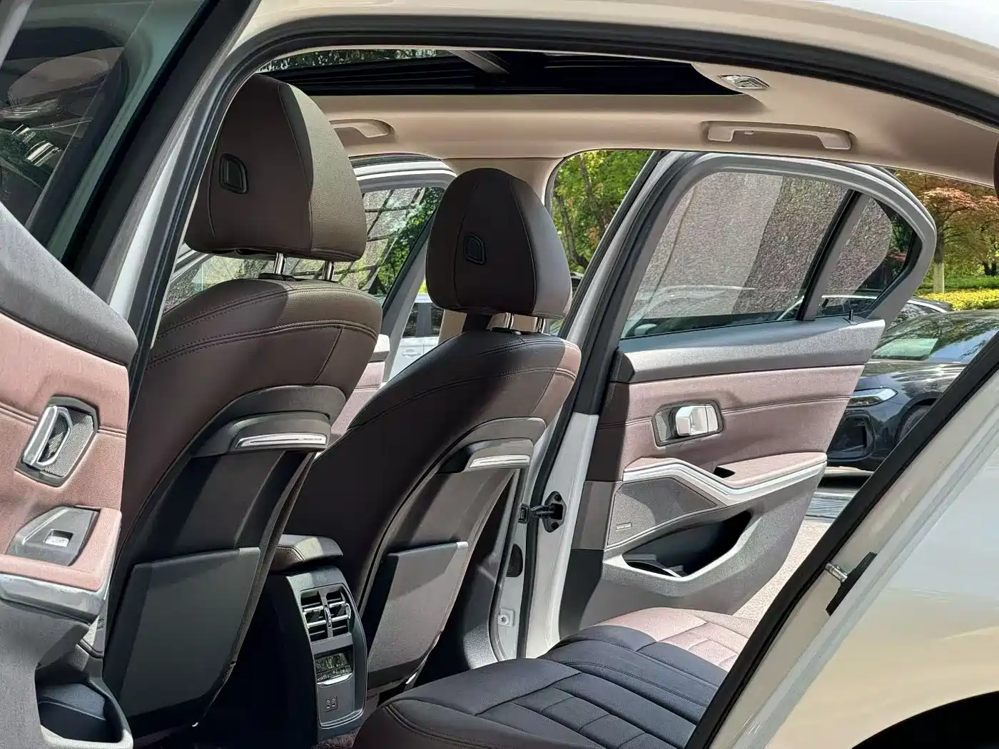 BMW 3 Series 2020 325Li M Sport Black Night Package фото 6