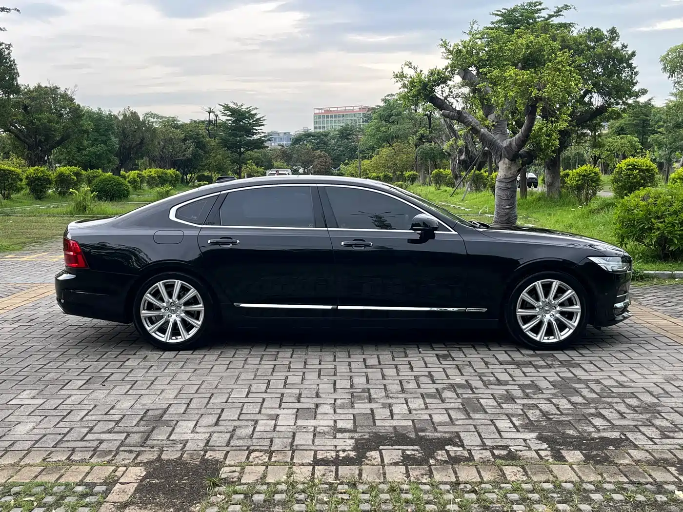 Фото 4 - Volvo S90