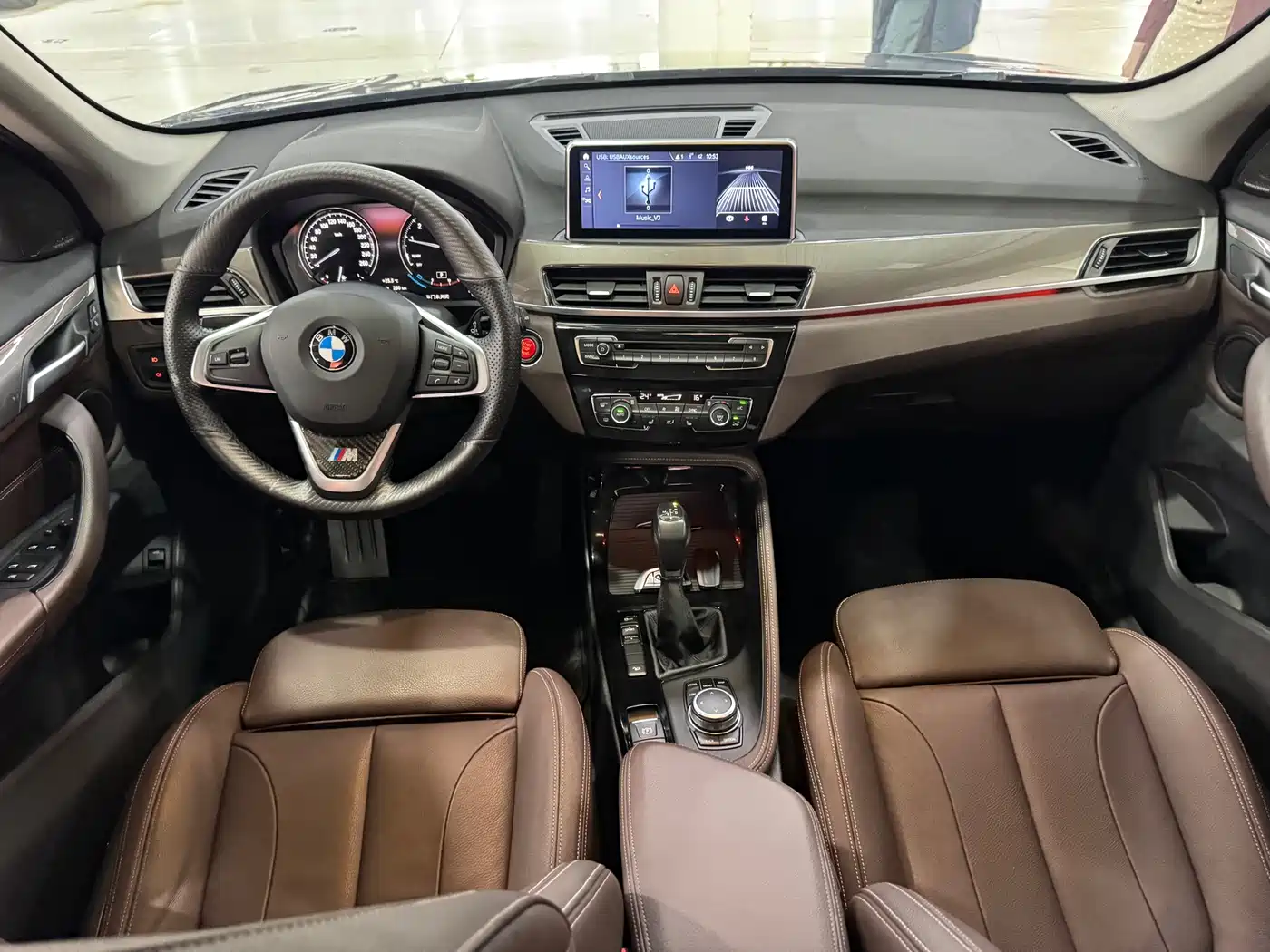 BMW X1 2018 xDrive20Li Premium Model фото 9