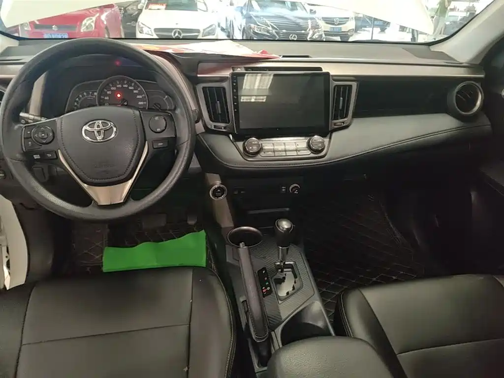 Toyota RAV4 Rongfang 2015 2.0L CVT 2WD Trend Edition фото 6