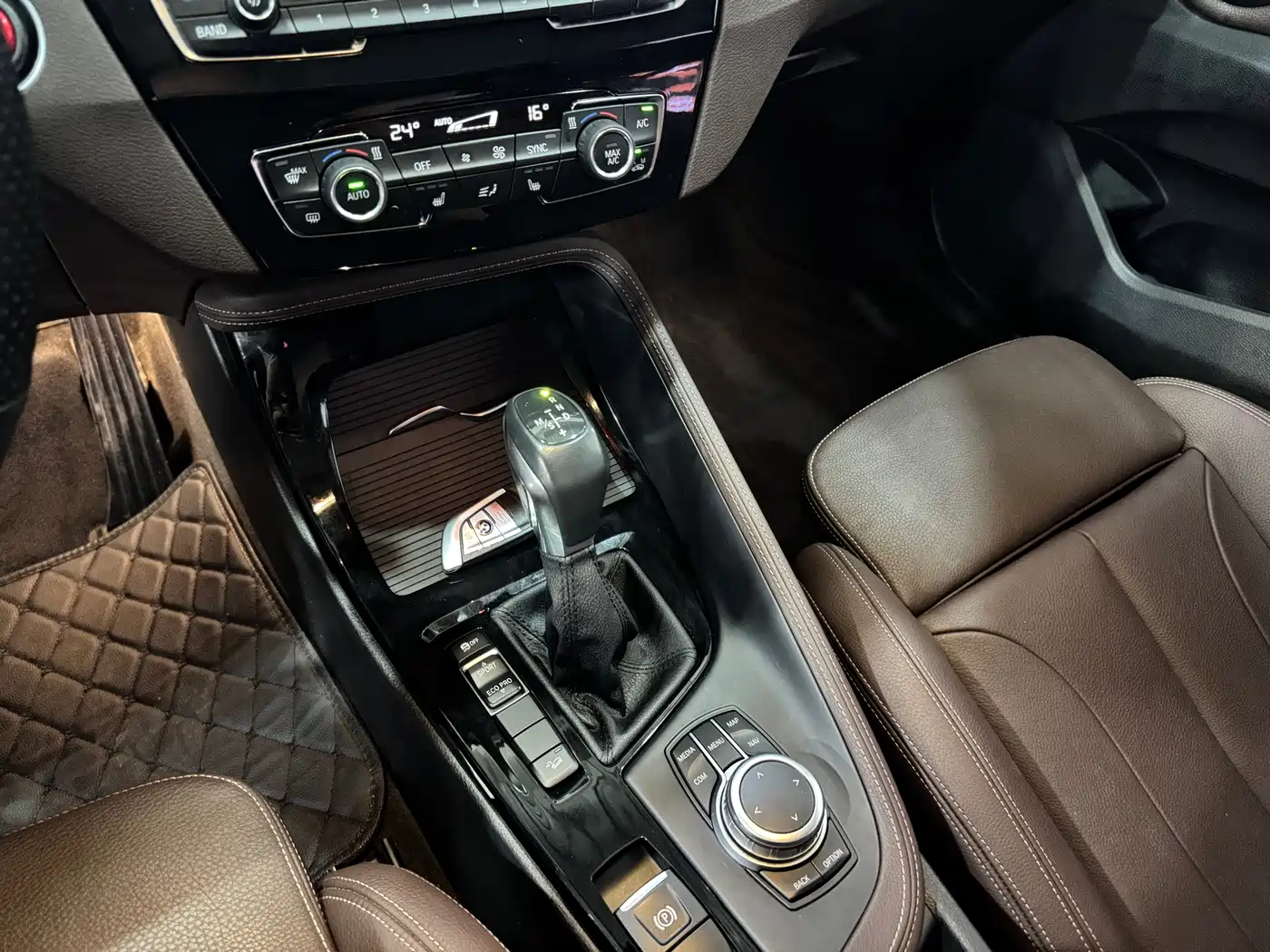 BMW X1 2018 xDrive20Li Premium Model фото 15