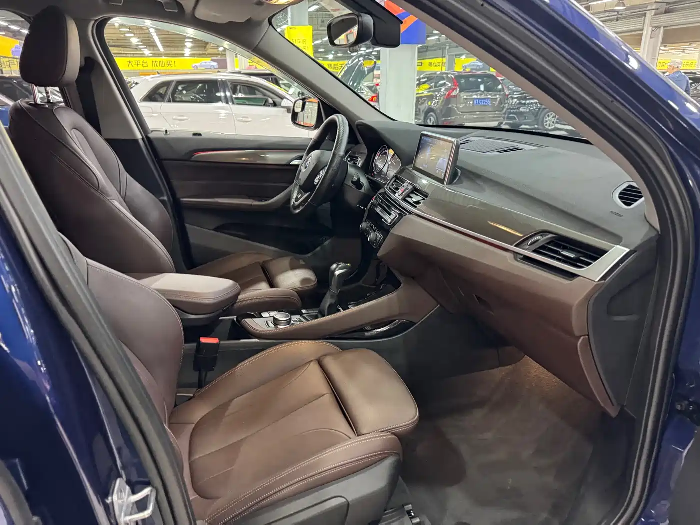 BMW X1 2018 xDrive20Li Premium Model фото 10