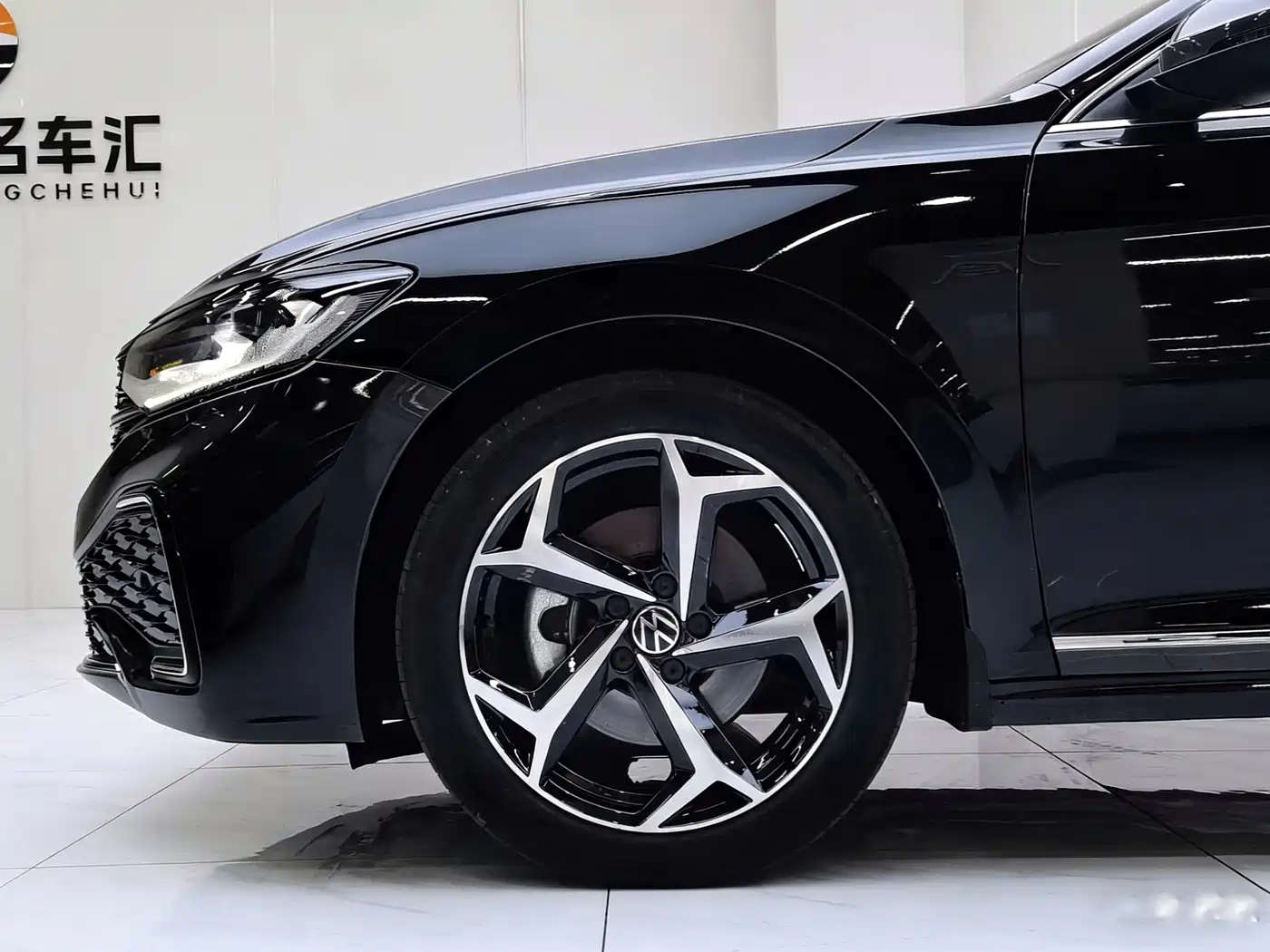 Volkswagen Passat 2024 Model 380TSI Starlight Elite фото 23