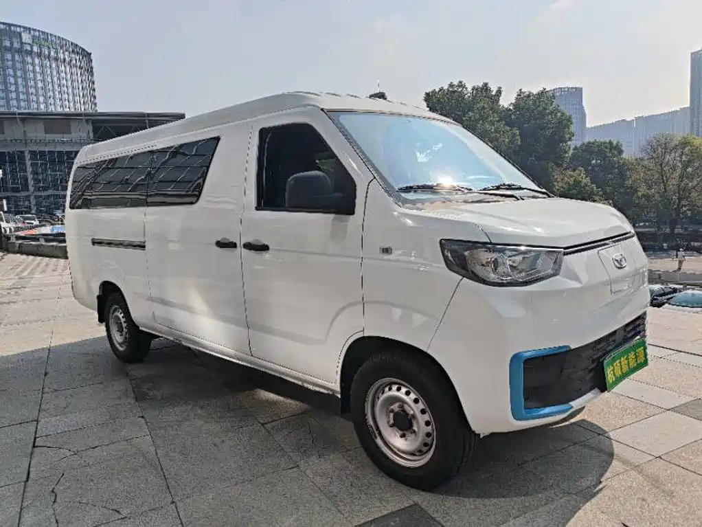 Cowin Kaiyi River Dolphin E7 2025 2025 Startup Edition 41.86kWh 6-seater