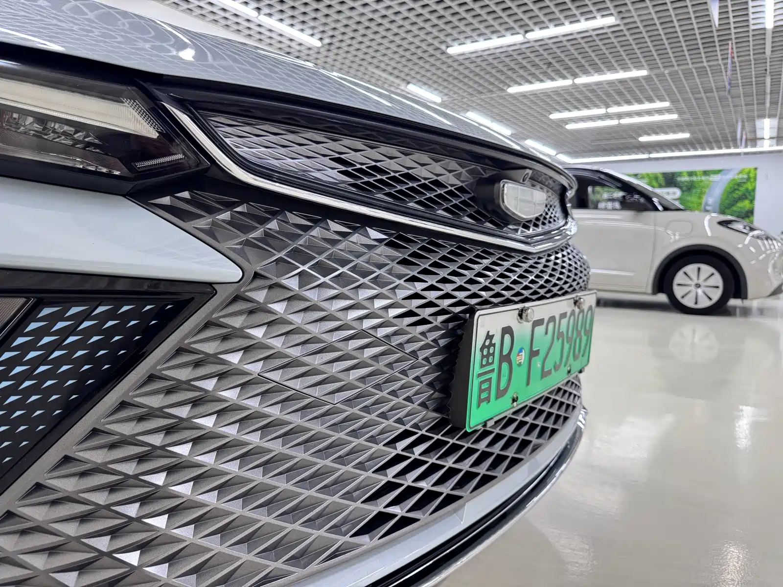 صورة 9 - Geely Emgrand L HiP