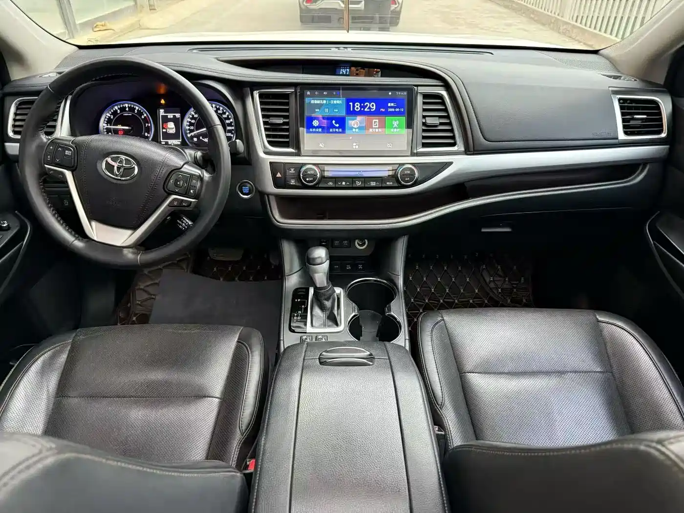 Toyota Highlander 2018 2.0T 4WD Luxury 7-seater China VI фото 8