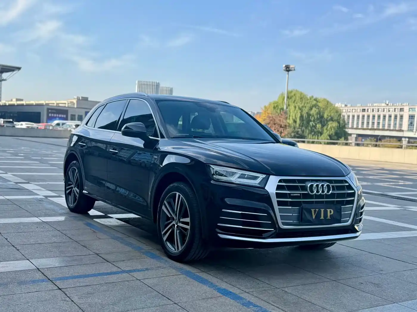 Audi Q5L 2020 Facelift 40 TFSI Honor Fashion фото 3