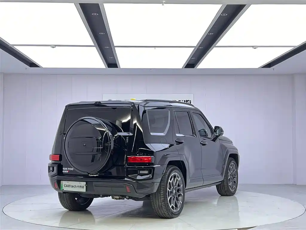 TANK TANK 700 NEW ENERGY