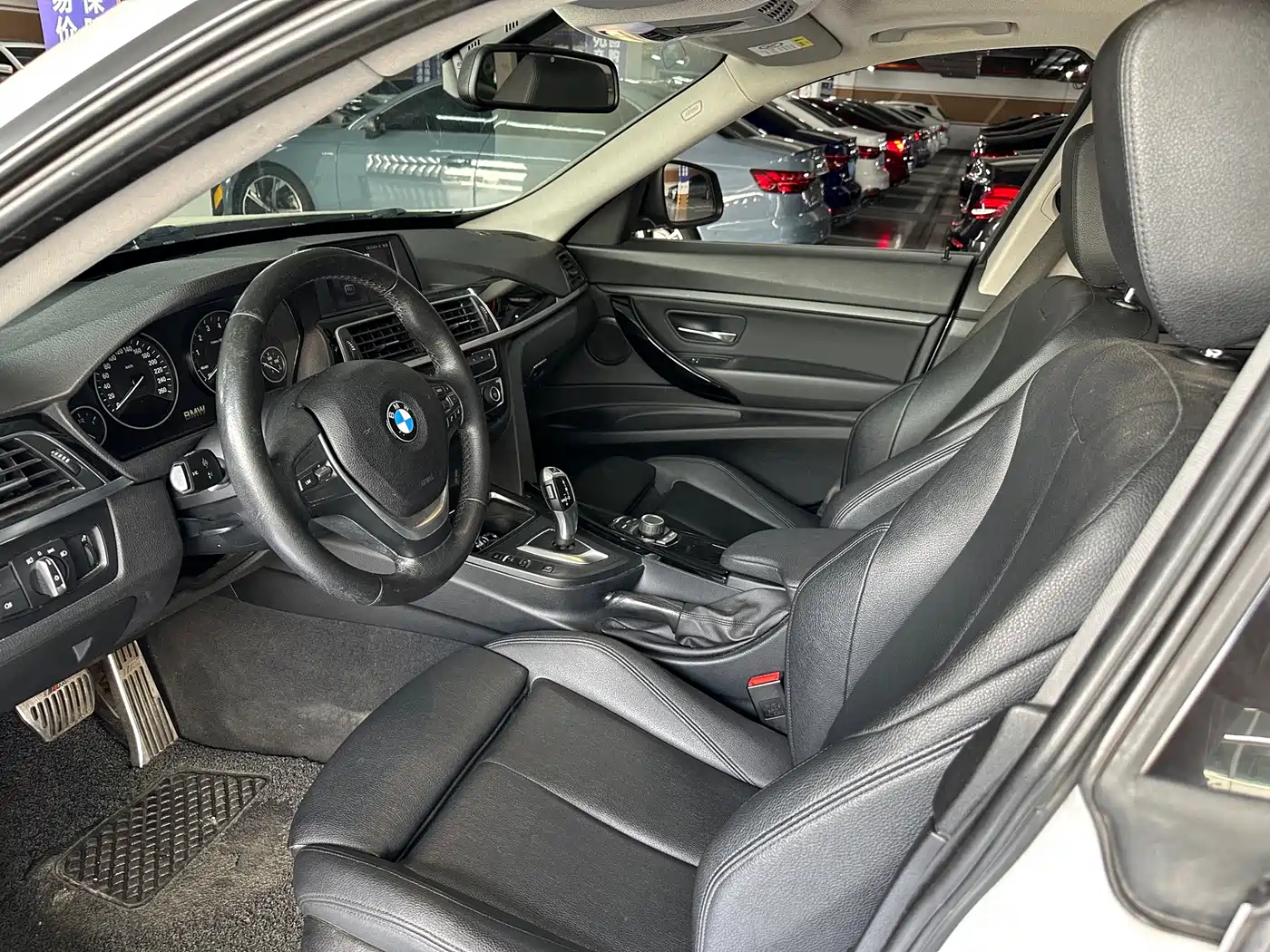 BMW 3 Series GT 2018 320i Fashion фото 7