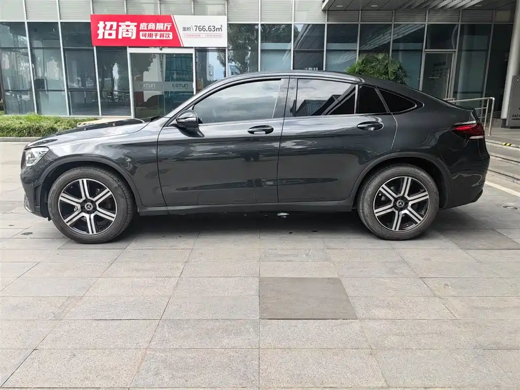 Mercedes-Benz GLC Coupe 2022 2022 GLC 260 4MATIC Coupe SUV