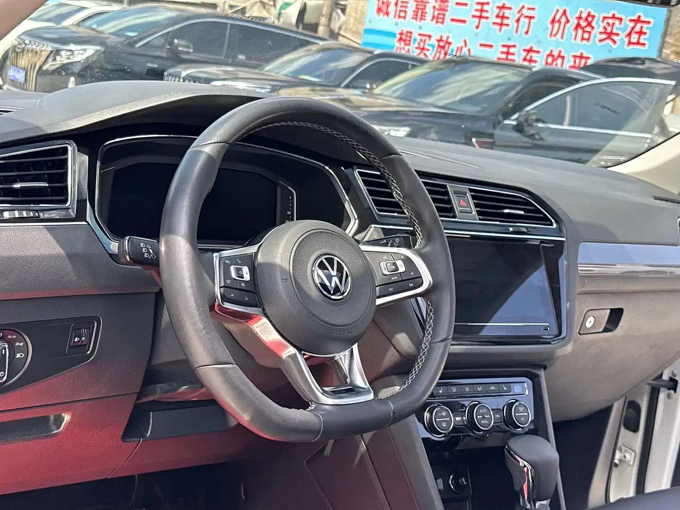 Volkswagen Tiguan L 2021 330TSI Automatic 2WD R-Line Premium фото 18
