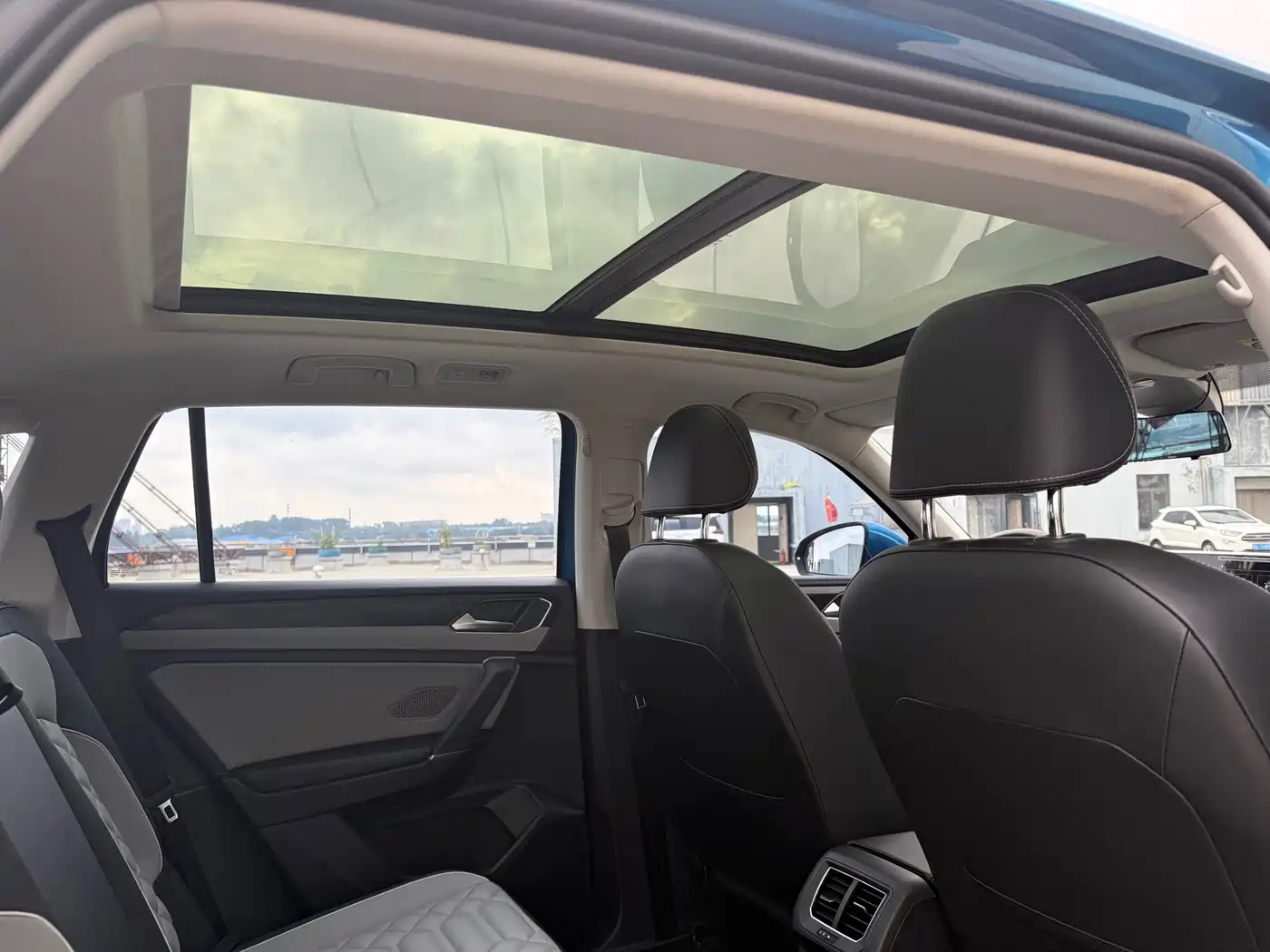 Volkswagen Tayron GTE Plug-in Hybrid 2023 280TSI Luxury Plus Advanced Edition фото 26