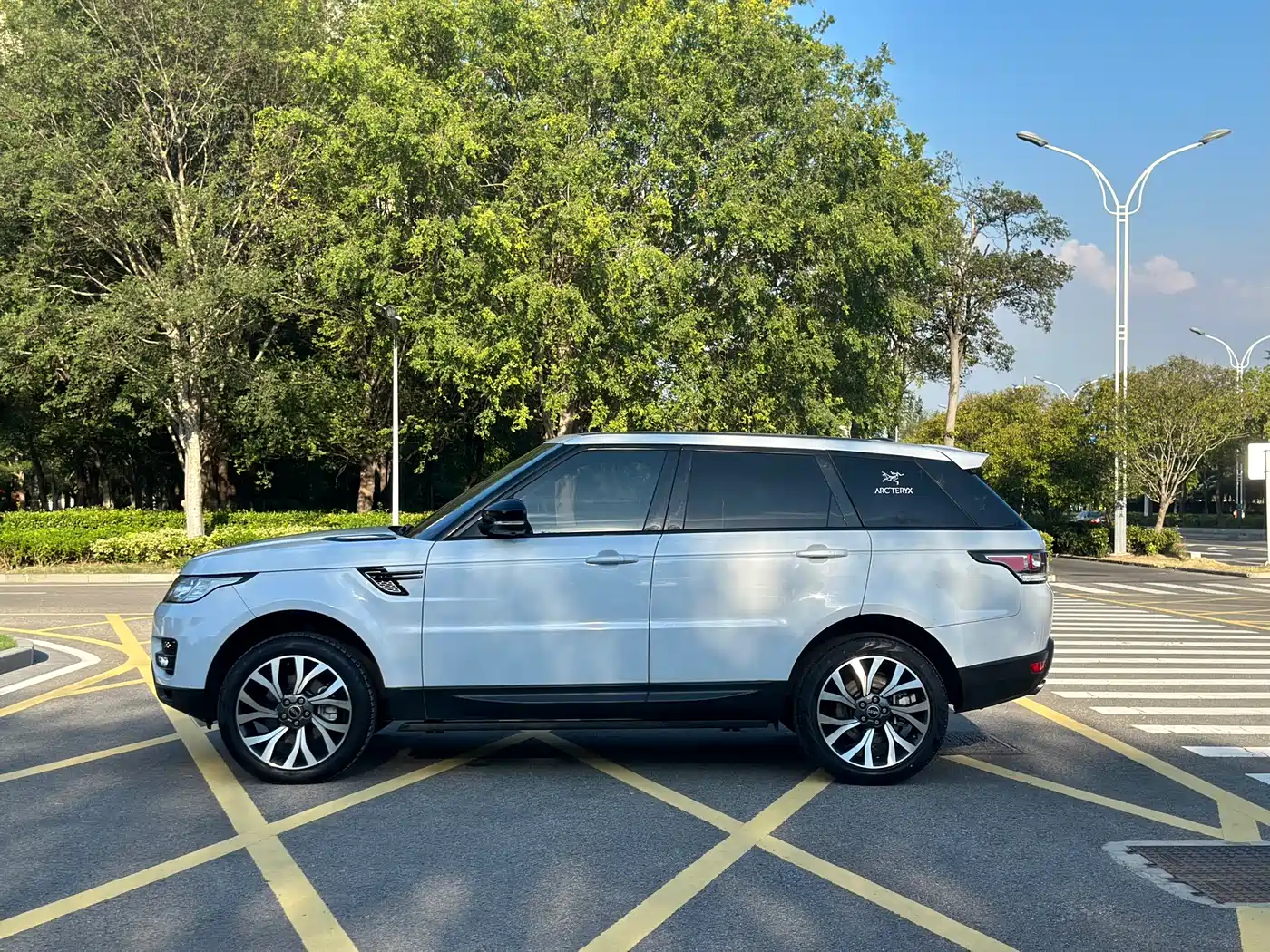 Land Rover Range Rover Sport 2016 Model 3.0 SC V6 HSE фото 3