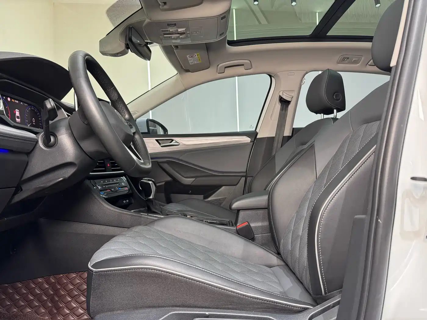 Volkswagen Sagitar 2023 280TSI DSG Surpass Plus Edition фото 15