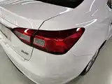 Фото 8 - Roewe 360