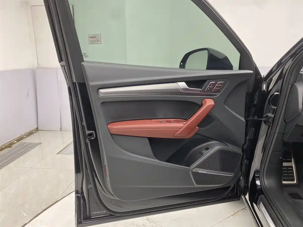 Audi Q5L 2024 Model 45 TFSI Luxury Dynamic фото 28