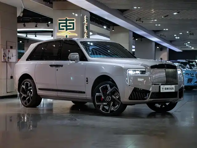 Rolls-Royce Cullinan, фото 3