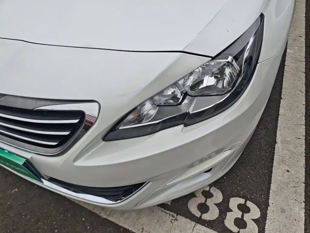 Photo 24 - Peugeot 408
