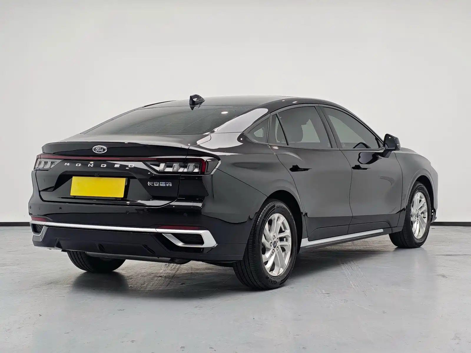 Фото 4 - Ford Mondeo