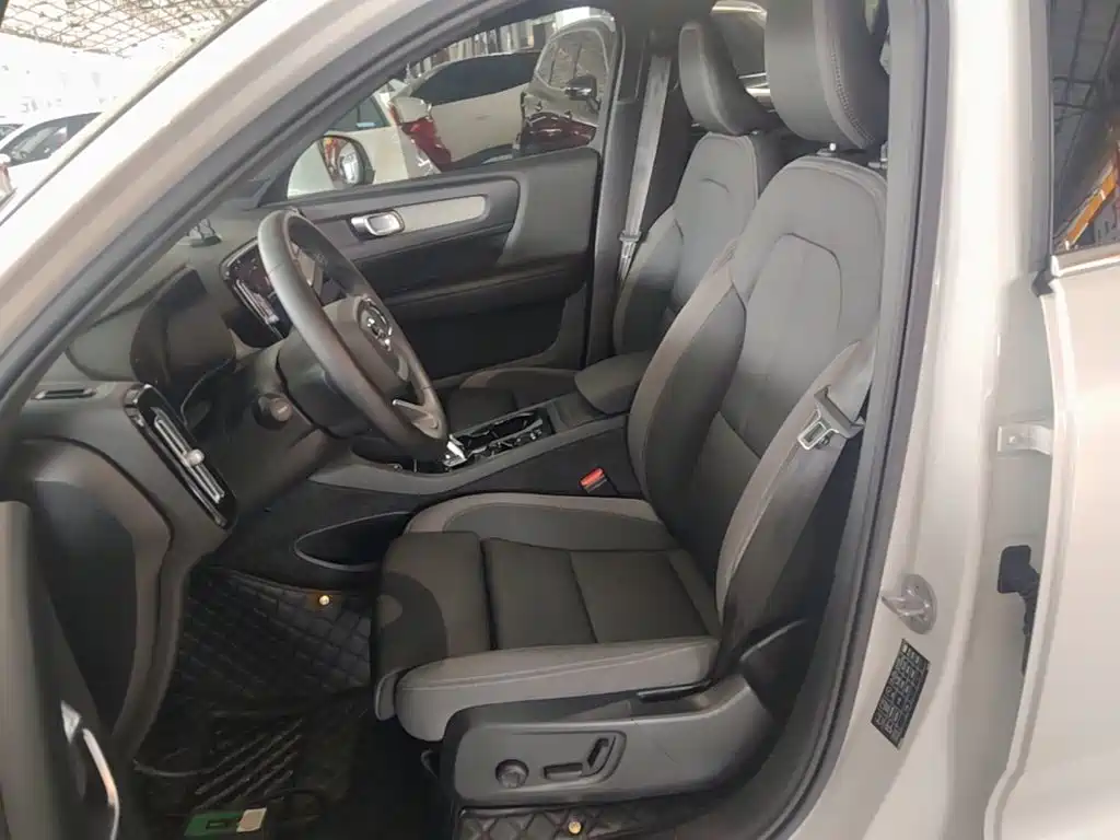 Volvo XC40 2024 2024 B3 Smart Elite Luxury Edition