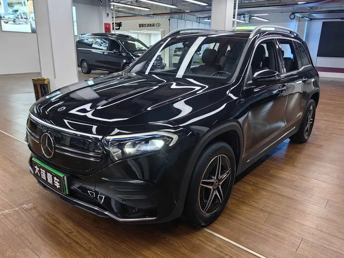 Mercedes-Benz EQB 2022