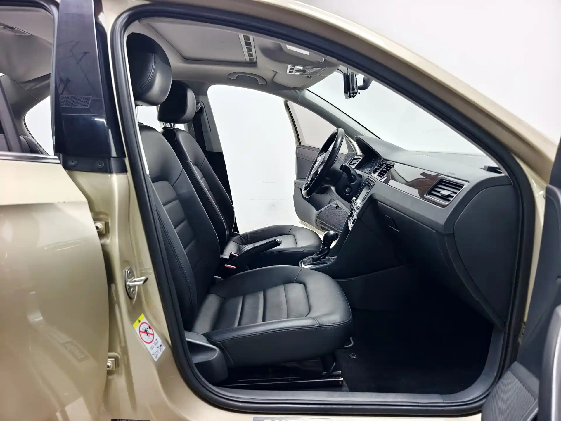 صورة 14 - Volkswagen Santana