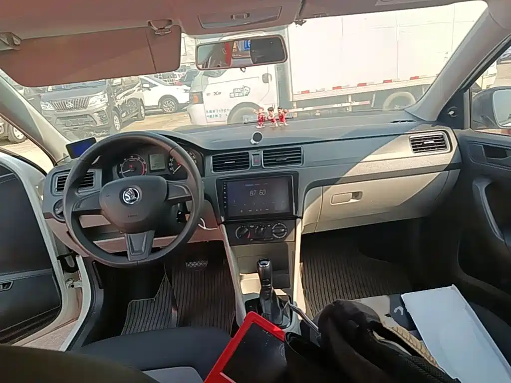 صورة 10 - Škoda Rapid