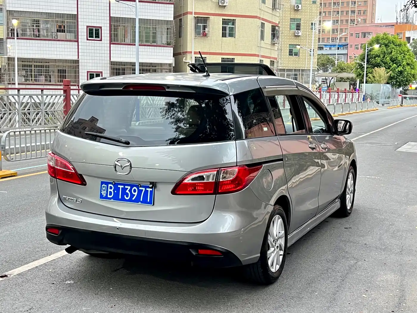 Mazda Mazda5 2011 2011 2.0L Automatic Luxury