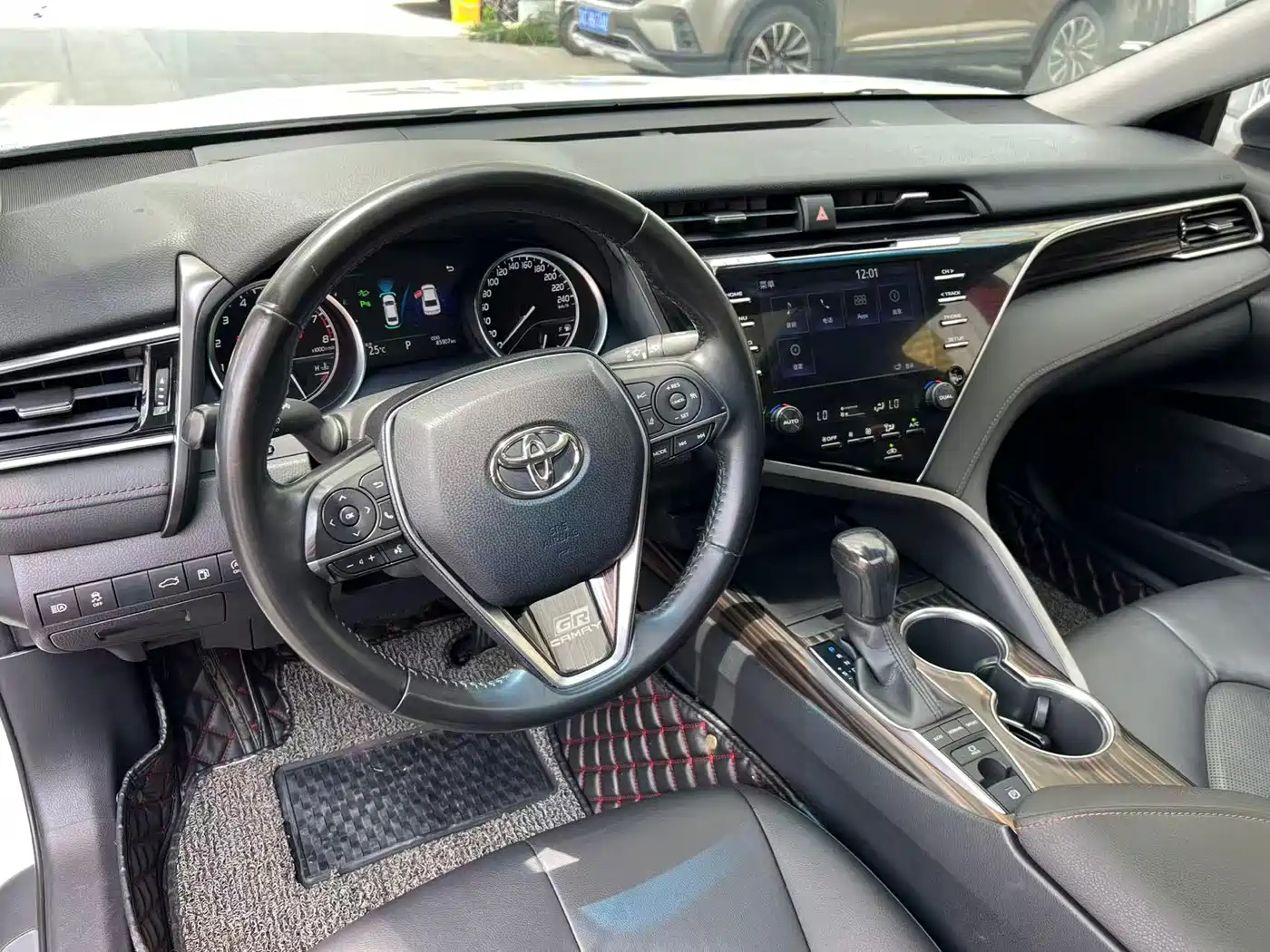 Toyota Camry 2018 2.5G Luxury Edition фото 4