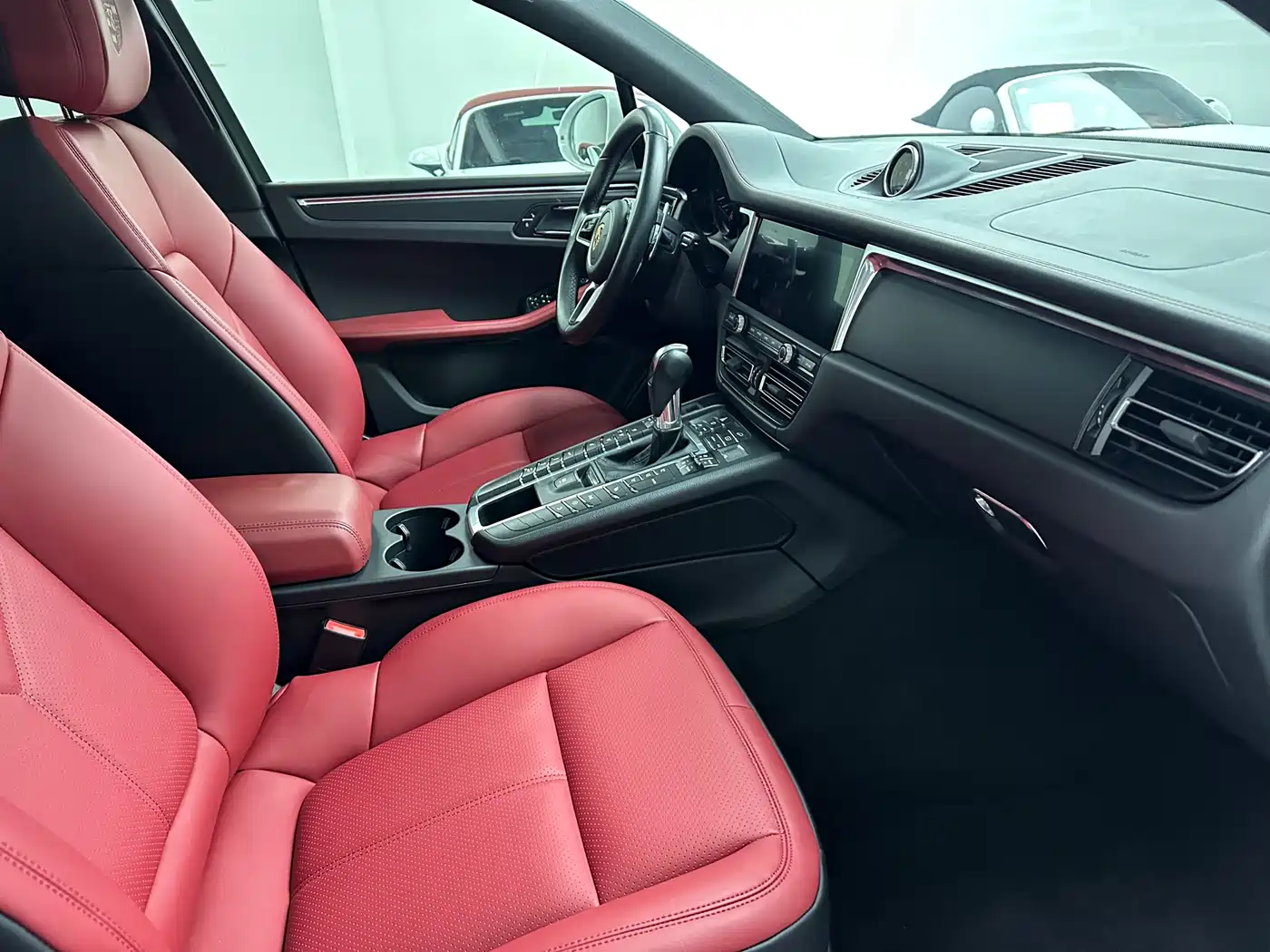 Porsche Macan 2018 Macan 2.0T фото 16