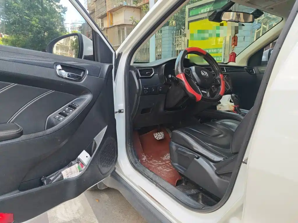 Dongfeng Fengguang Fengguang 580 2016 2016 Model 1.5T CVT Luxury Version