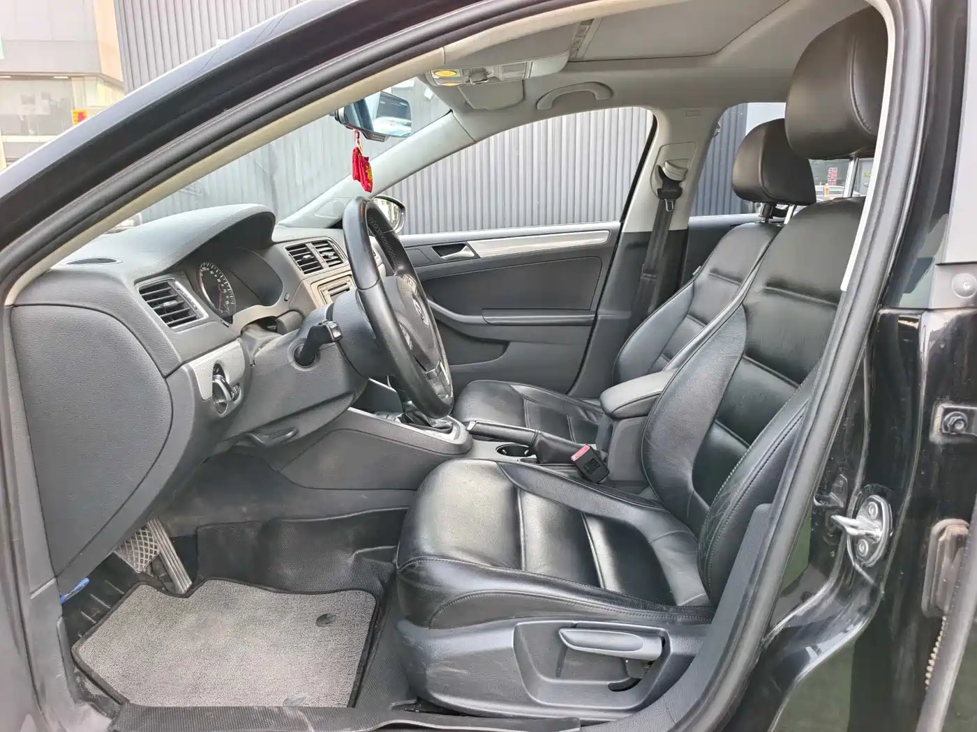 Volkswagen Sagitar 2012 1.4TSI Automatic Luxury фото 12